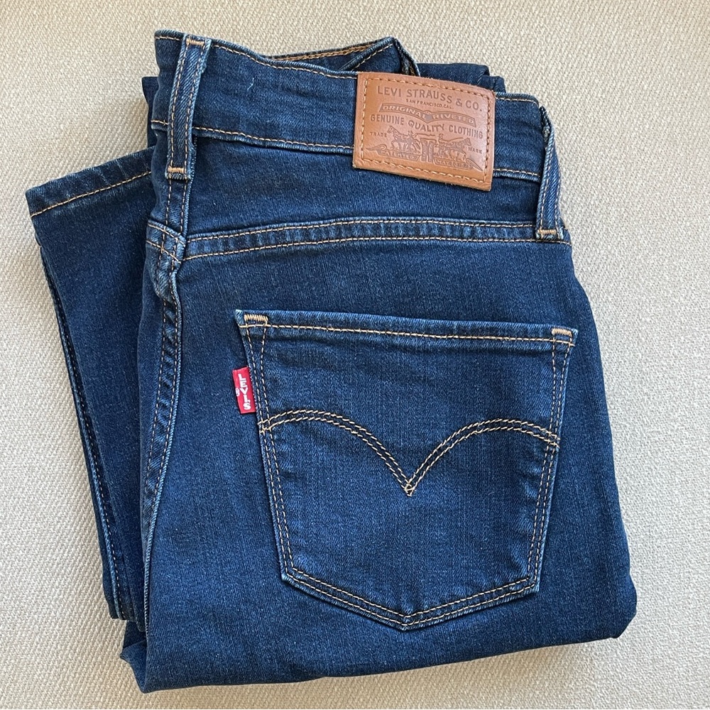 402. Levi’s Premium 721 High Rise Skinny Jeans | Big E | Size 25 | Dark Wash